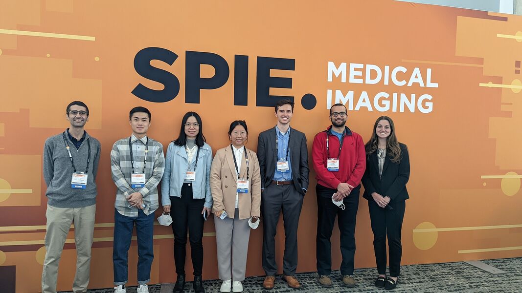 IACL lab members at SPIE-MI 2022.